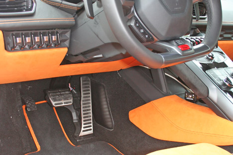 Lamborghini mit elektrischem Linksgas