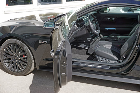 Mustang mit Veigel Compact II